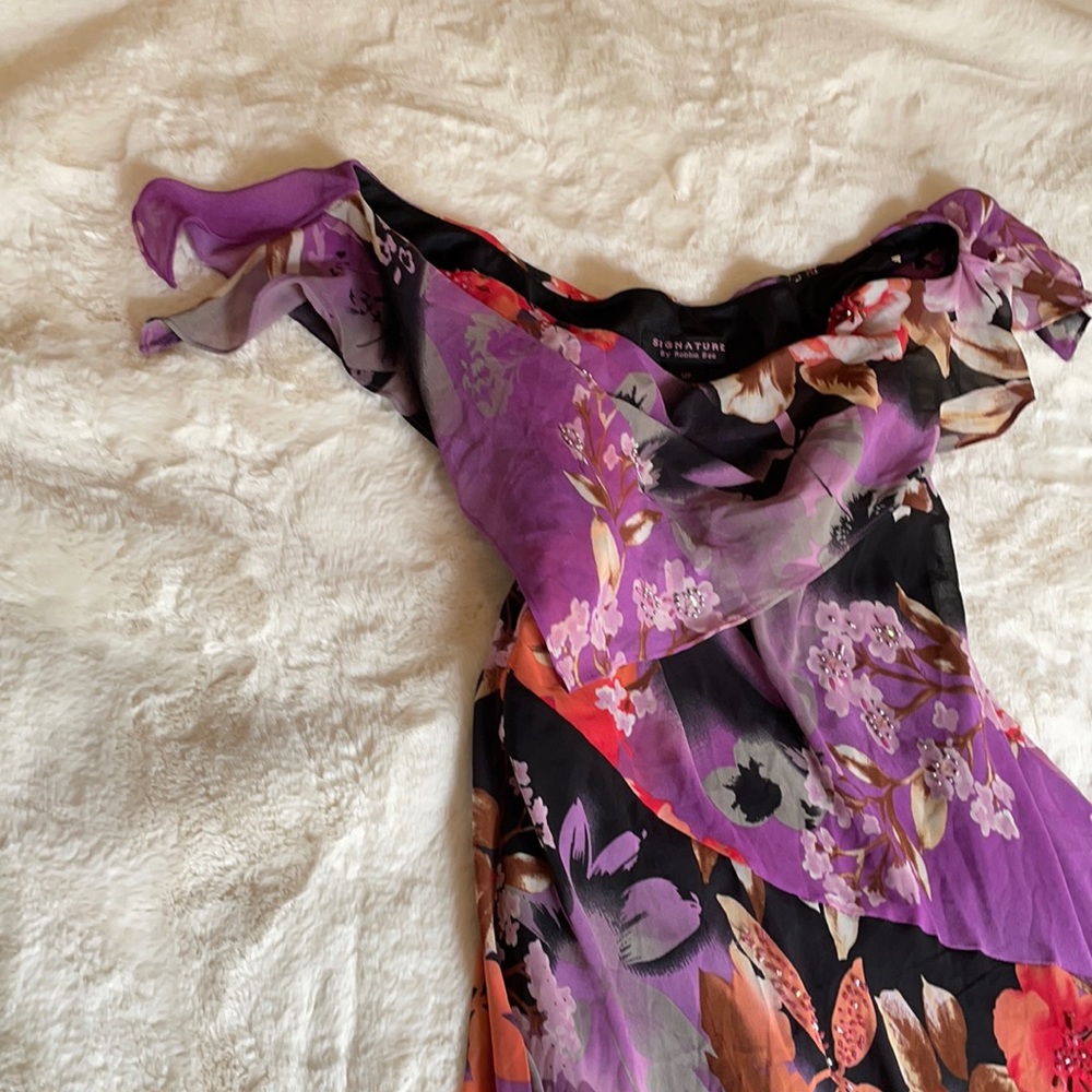Floral beautiful dress   . Size 12p